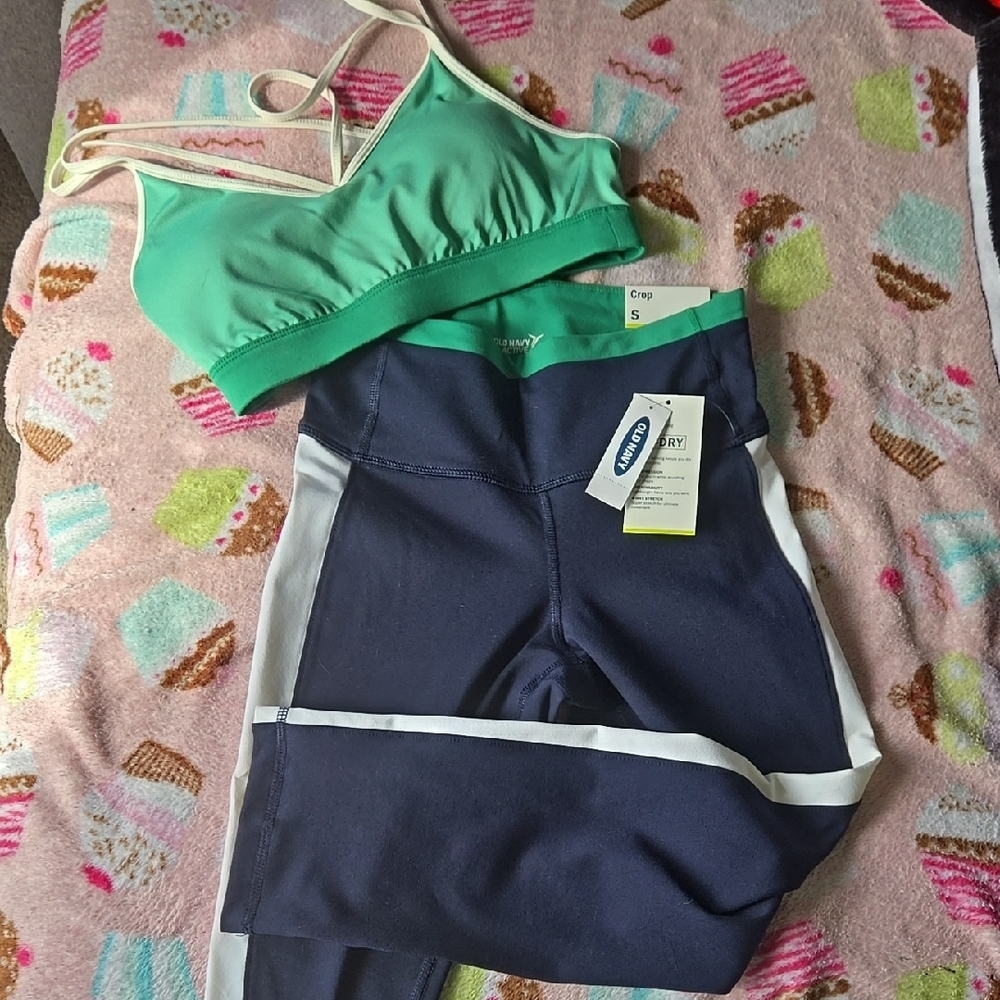 Old Navy Activewear Set in Navy and White